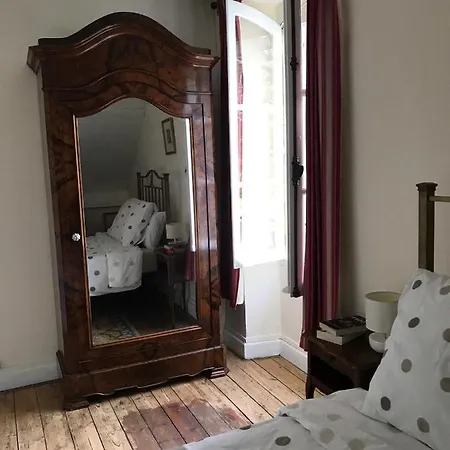 度假居 The Coachhouse At Lesterie Saint-Maurice-des-Lions