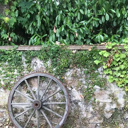 度假居 The Coachhouse At Lesterie Saint-Maurice-des-Lions